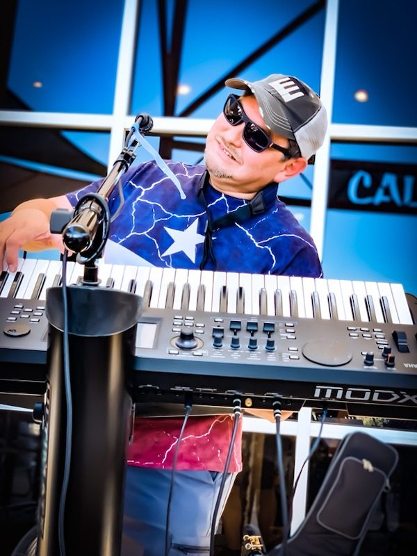 Dan Gonzalez Band live