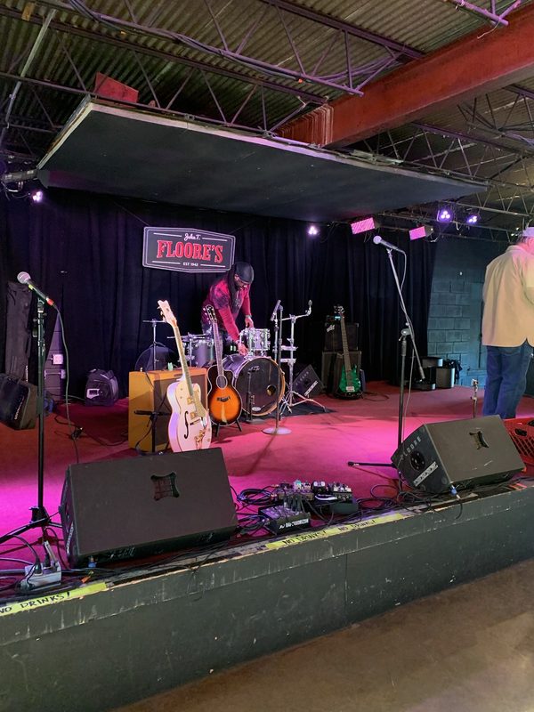 Dan Gonzalez Band live